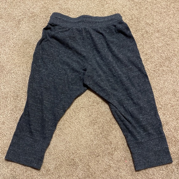 Girls Nike short leg baggy joggers Med - Picture 2 of 2